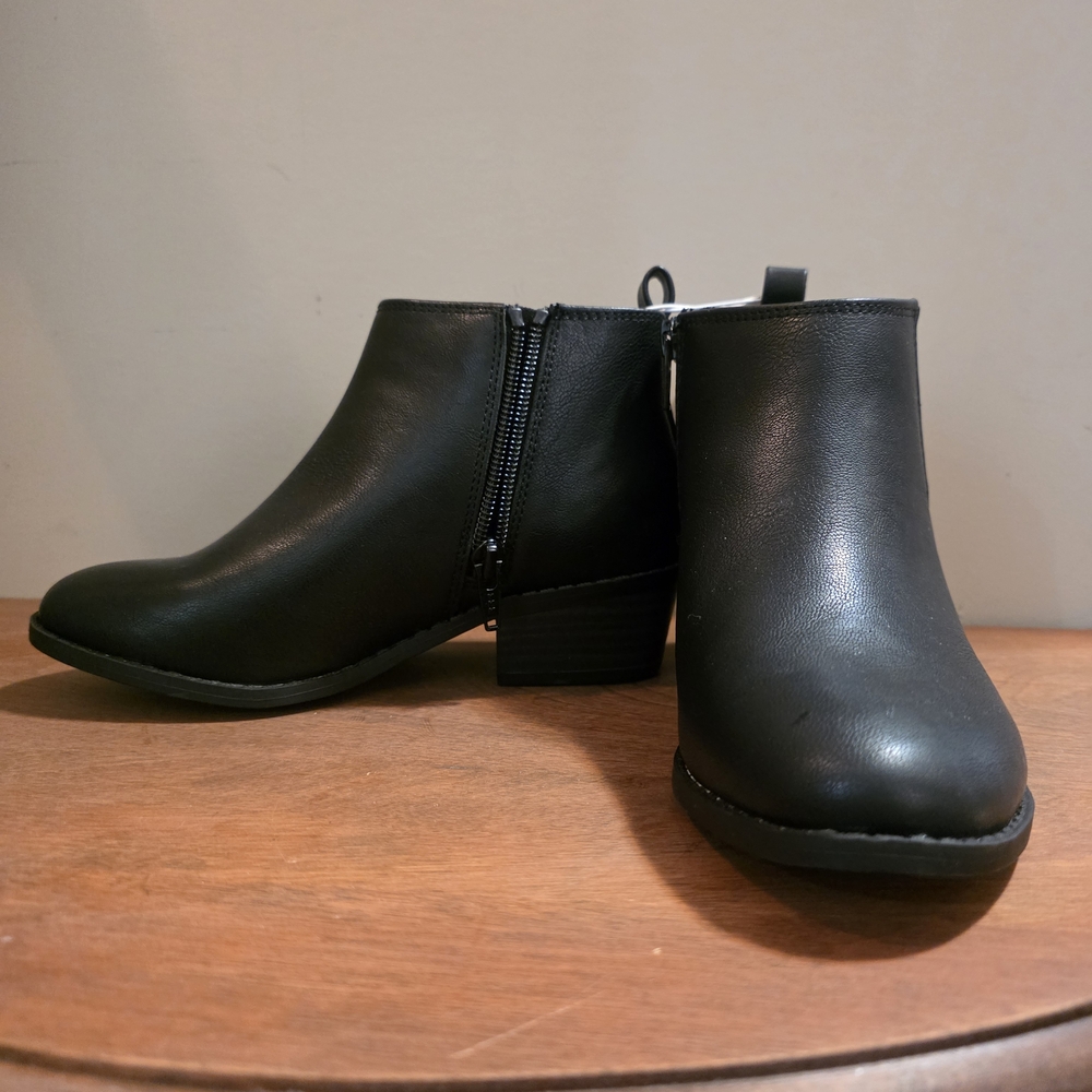 Black Ankle Boots Toddler 1year - Picture 2 of 4